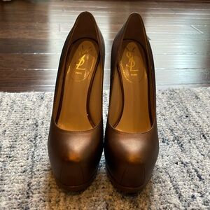 YSL tribute platform closed toe pump size 39